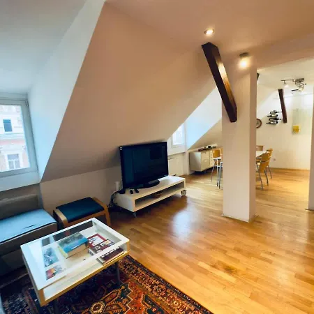 Attic 15 Min To Charles Bridge *