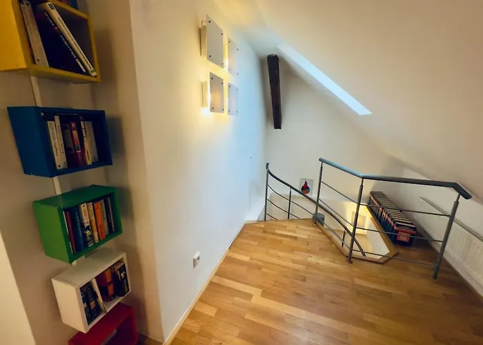 Lejlighed Attic 15 Min To Charles Bridge Prag