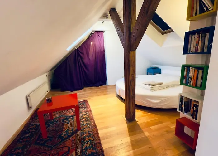 Lejlighed Attic 15 Min To Charles Bridge