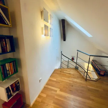 شقة Attic 15 Min To Charles Bridge براغ
