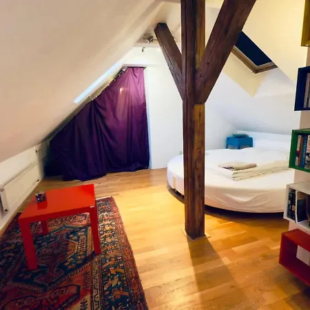 شقة Attic 15 Min To Charles Bridge