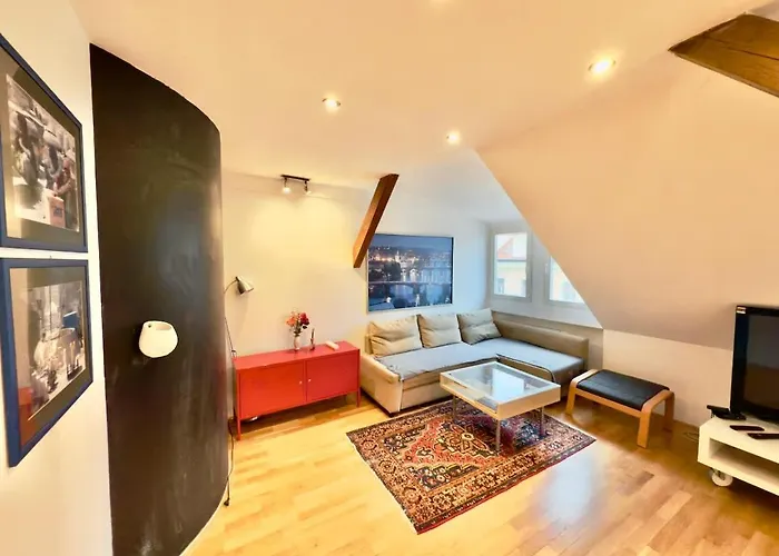 Attic 15 Min To Charles Bridge