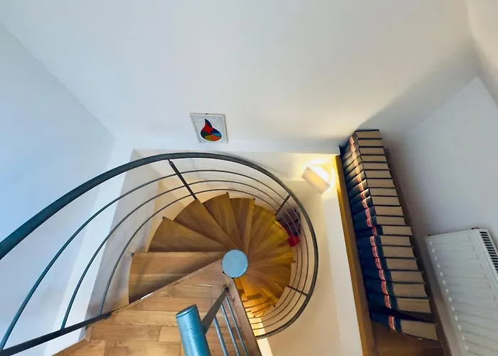 Διαμέρισμα Attic 15 Min To Charles Bridge *